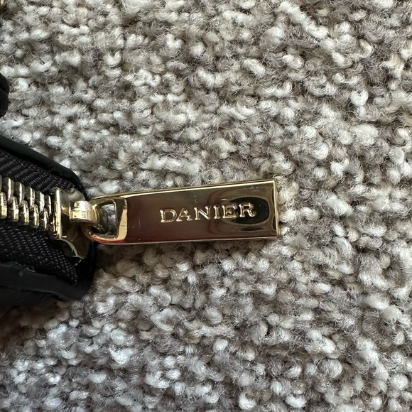 Danier Leather small crossbody - Picture 2 of 7